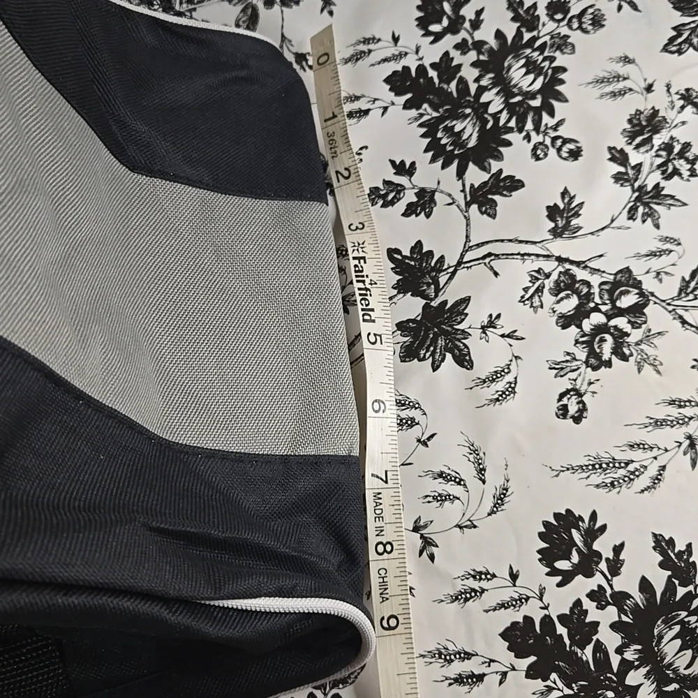 Gray and Black Duffel Bag O18